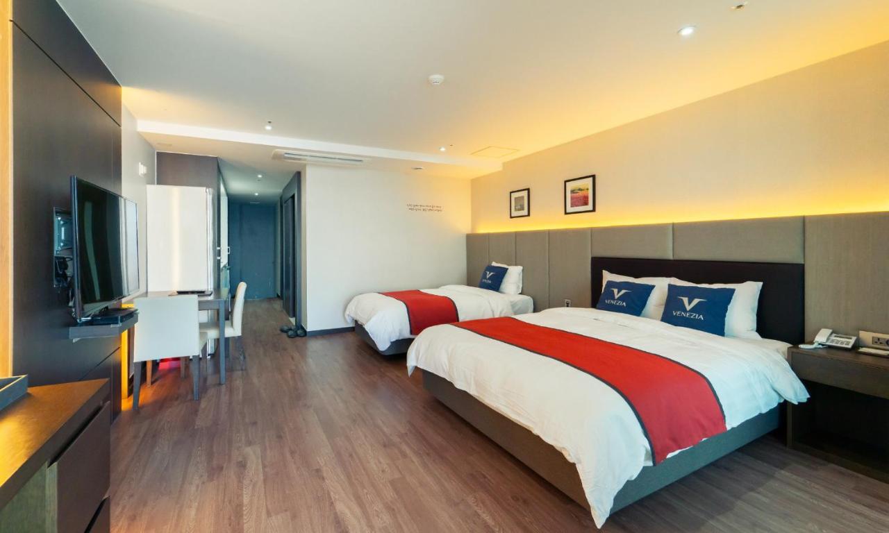 Venezia Hotel And Resort Йосу Екстериор снимка