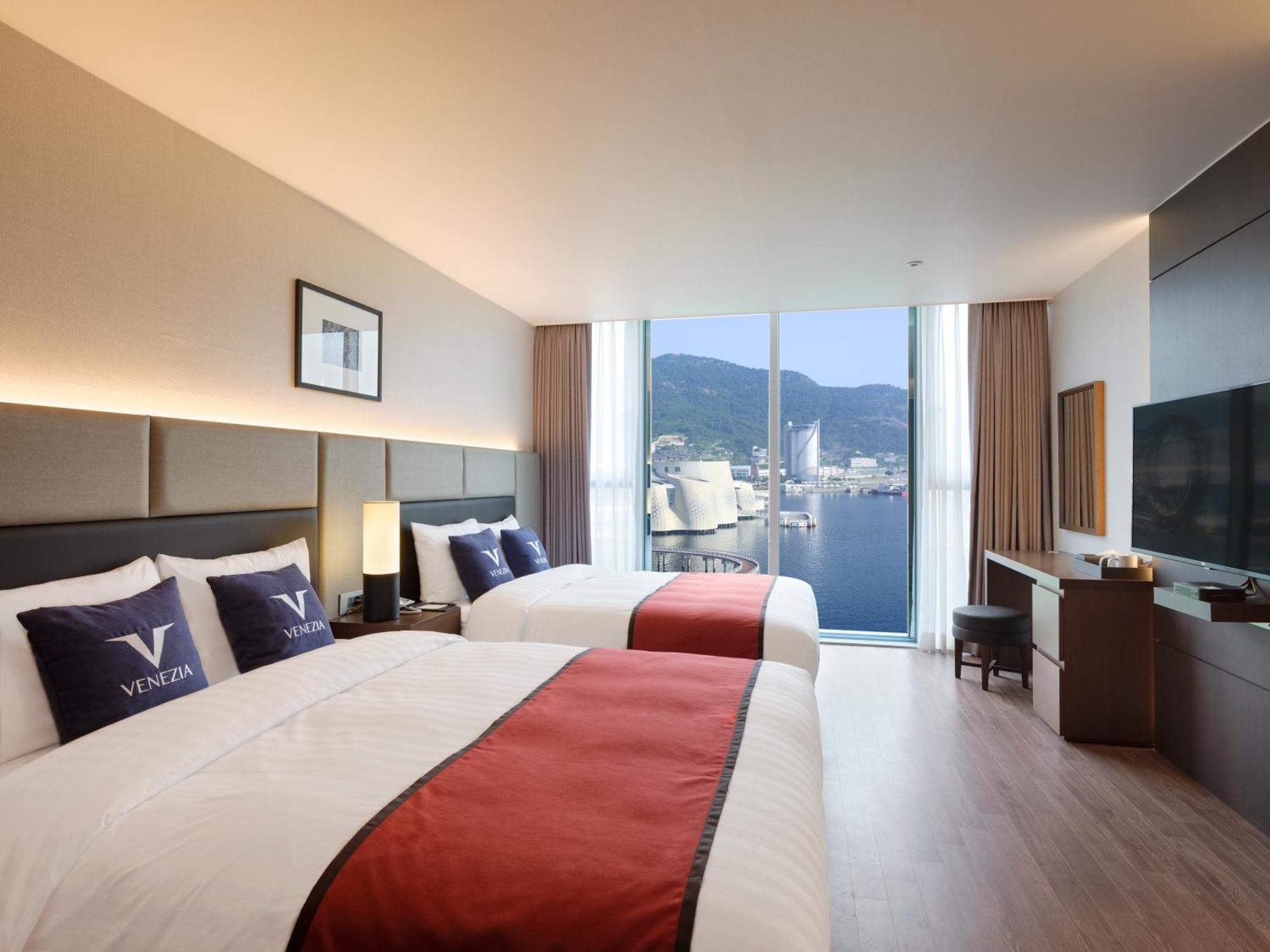 Venezia Hotel And Resort Йосу Екстериор снимка