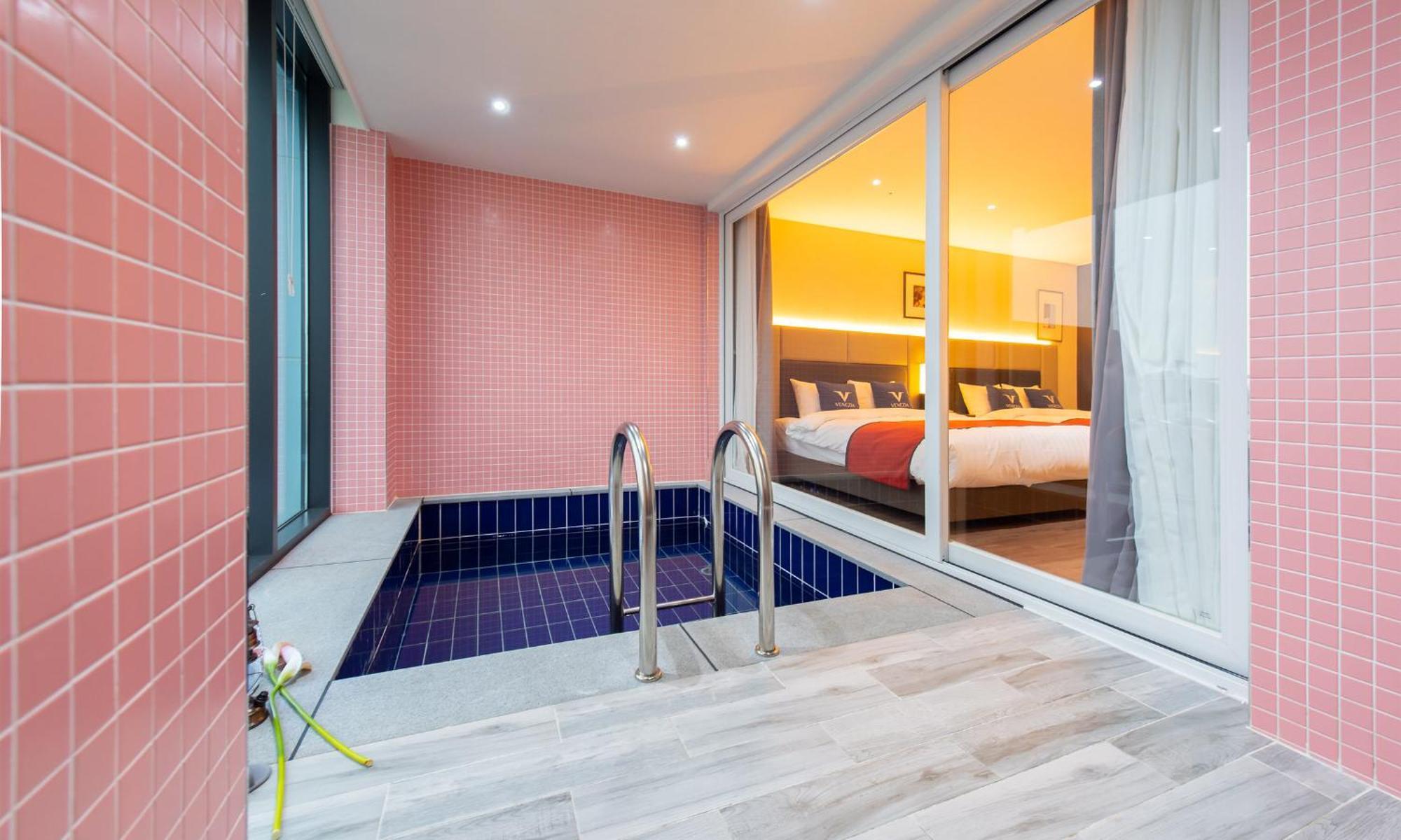 Venezia Hotel And Resort Йосу Екстериор снимка