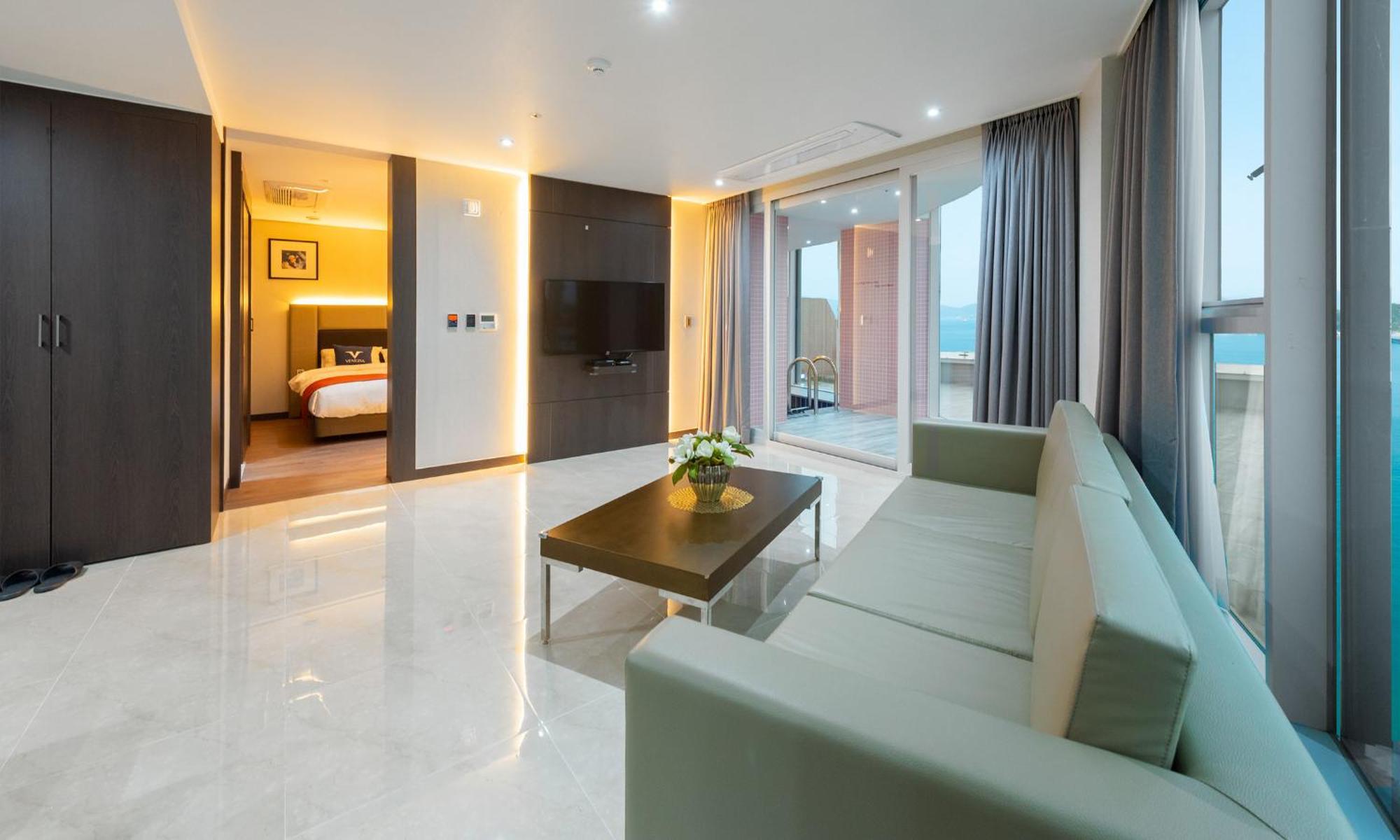 Venezia Hotel And Resort Йосу Екстериор снимка