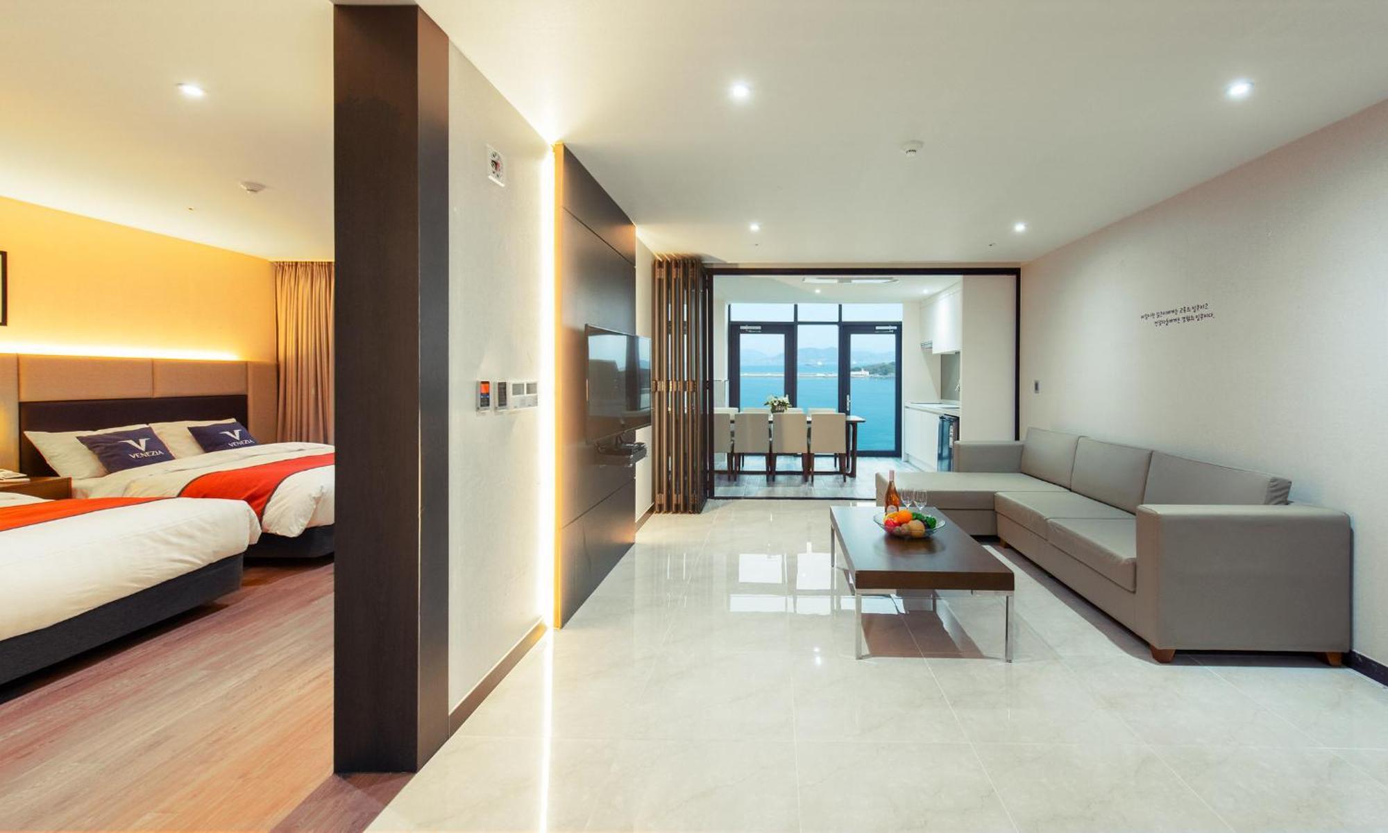 Venezia Hotel And Resort Йосу Екстериор снимка