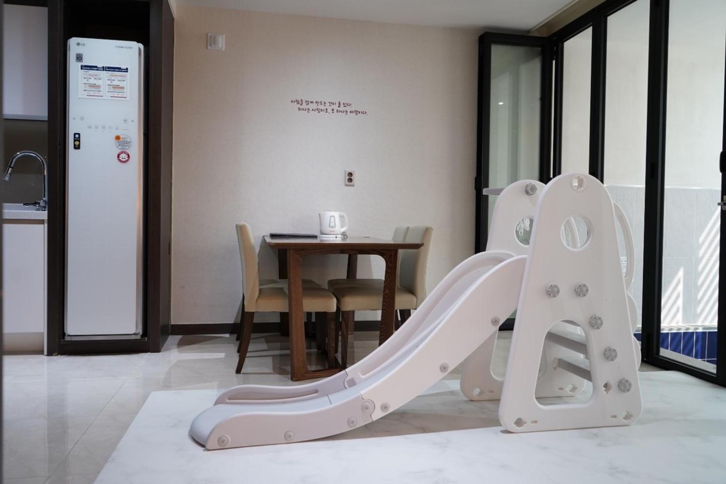Venezia Hotel And Resort Йосу Екстериор снимка