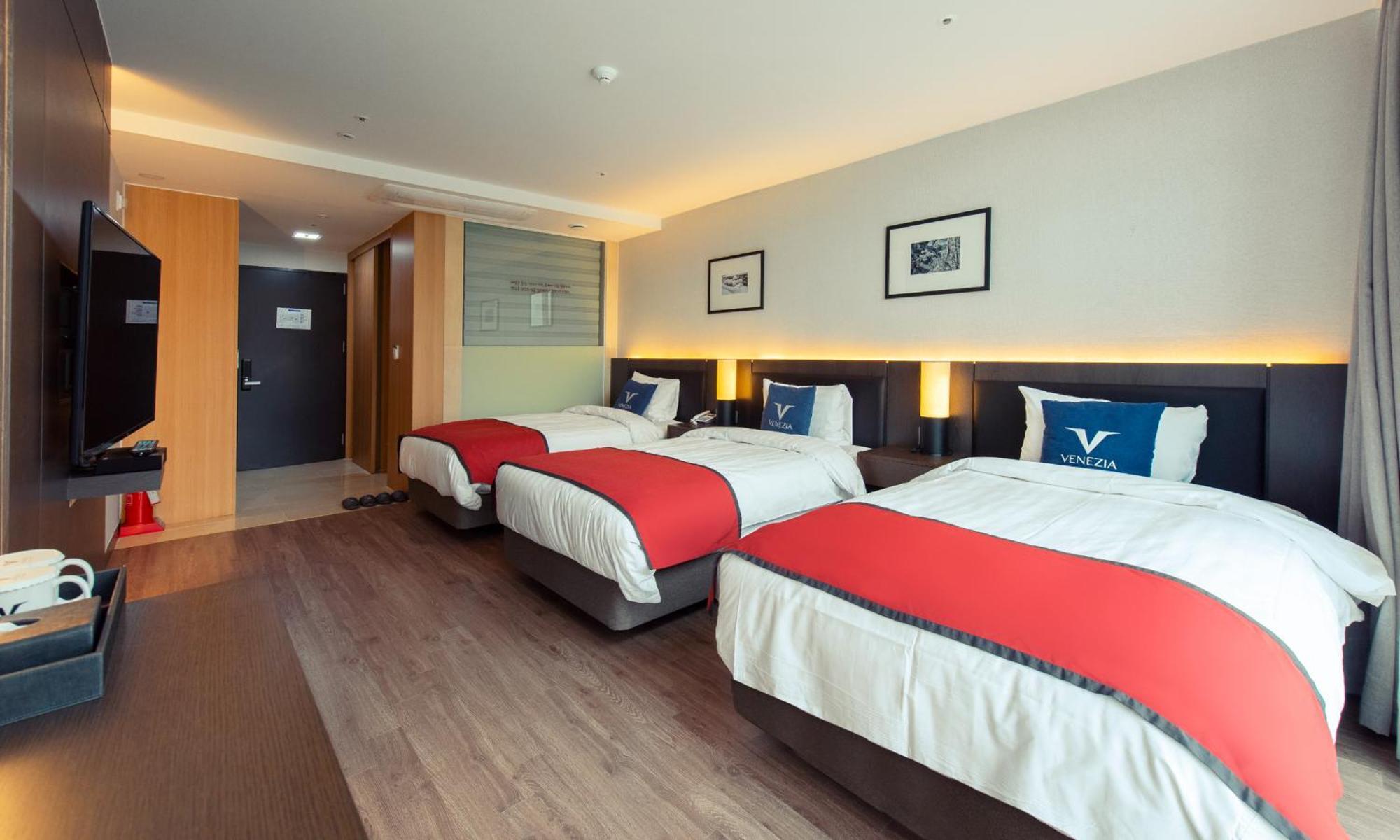 Venezia Hotel And Resort Йосу Екстериор снимка