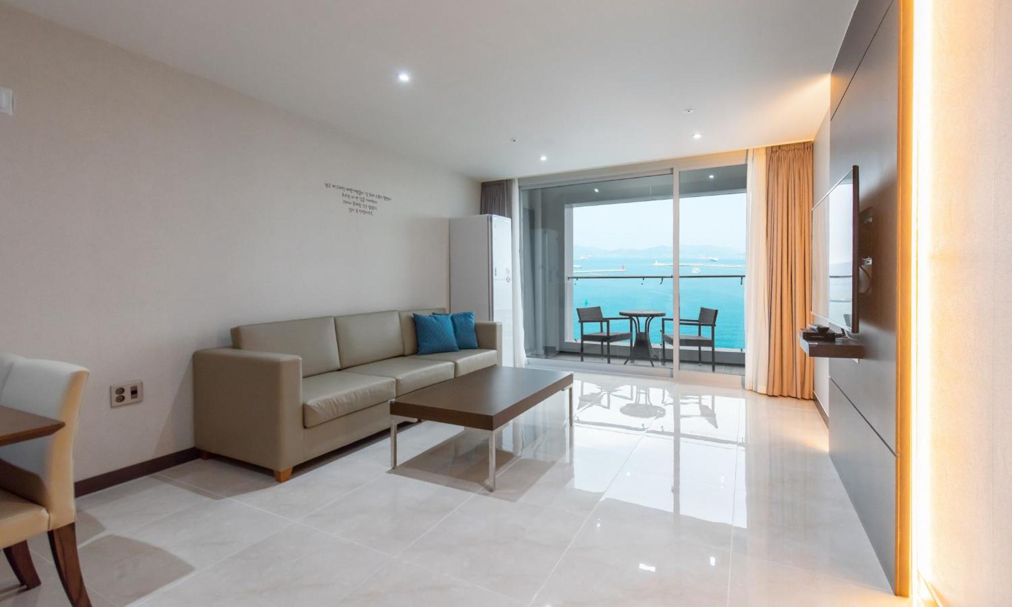 Venezia Hotel And Resort Йосу Екстериор снимка