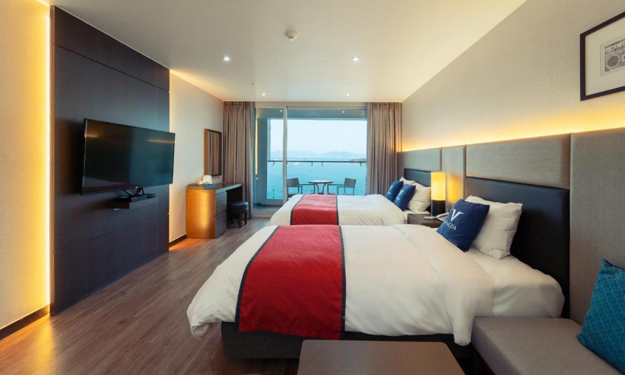 Venezia Hotel And Resort Йосу Екстериор снимка