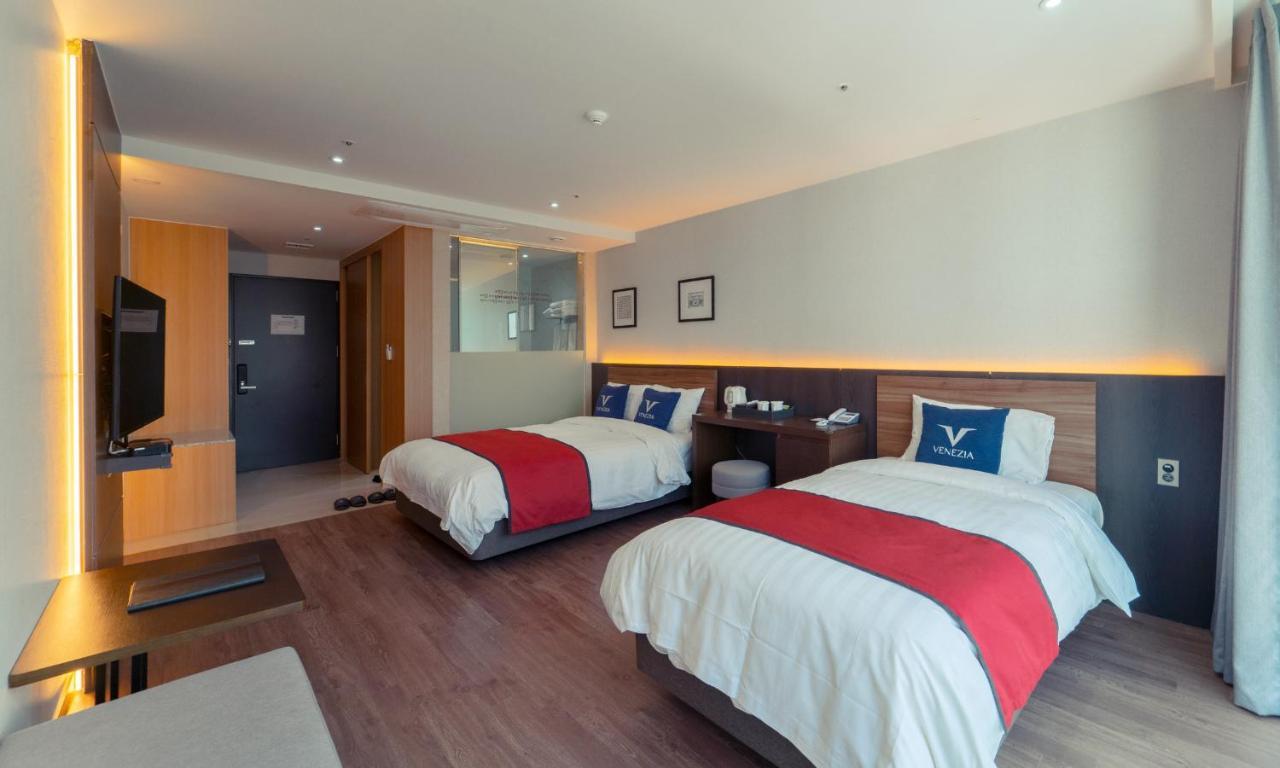 Venezia Hotel And Resort Йосу Екстериор снимка